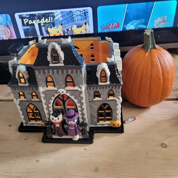 Bath and body works candle holder haunted house Halloween rare - Picture 6 of 11